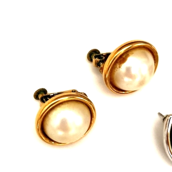 NAPIER VINTAGE LEVERBACK/SCREWBACK AND POST (4 PAIRS) EARRING LOT - Picture 3 of 10